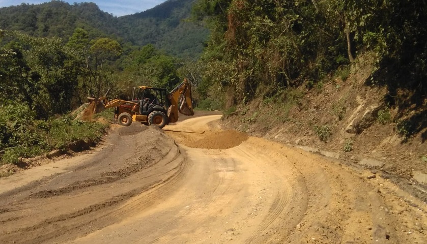 Inician trabajos de reconstrucción del Vidrio a San Gabriel Mixtepec