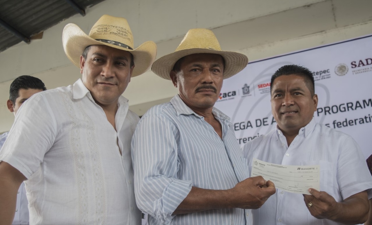 Respaldamos con acciones concretas a productores del campo: Dávila