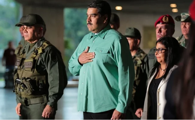 Maduro prepara despliegue militar ante «planes de guerra» de EU y Colombia