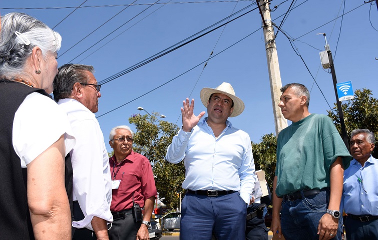 Recorre Oswaldo García el FOVISSSTE para brindar atención inmediata a peticiones de vecinos