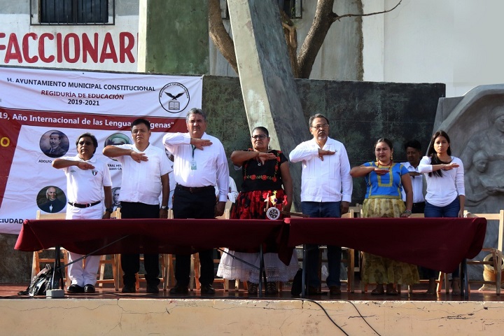 Ayuntamiento Juchiteco celebra el 213 Aniversario del Natalicio de don Benito Juárez