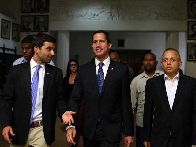 Inhabilitan a Juan Guaidó para participar en comicios
