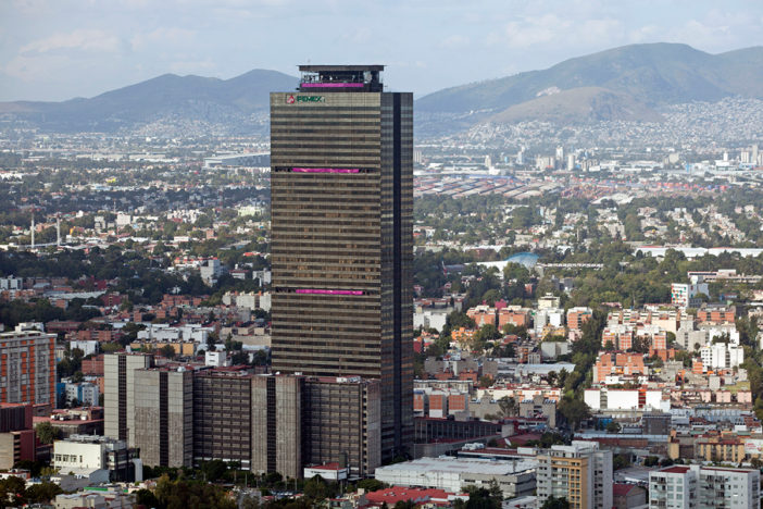 Standard & Poor’s cambia ahora su perspectiva para Pemex de estable a negativa