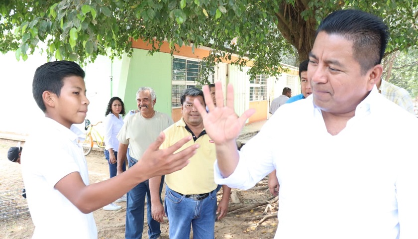 Dávila lleva apoyo a comunidades más apartadas de Tuxtepec
