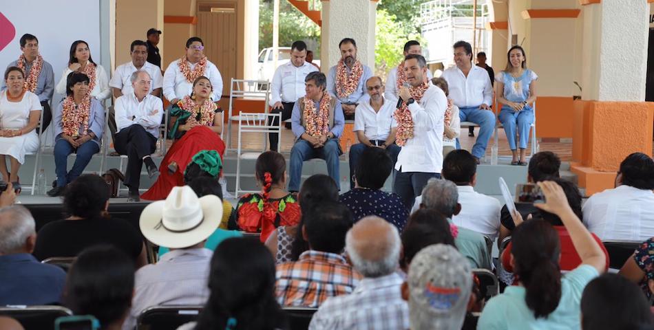 Entregan tarjetas de apoyo a personas damnificadas por sismos, para reconstrucción del #Istmo
