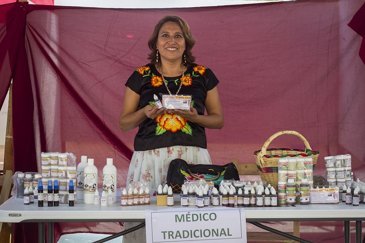 Regiduría de Bienestar Social inaugura Primera Feria de Medicina Tradicional, en Juchitán