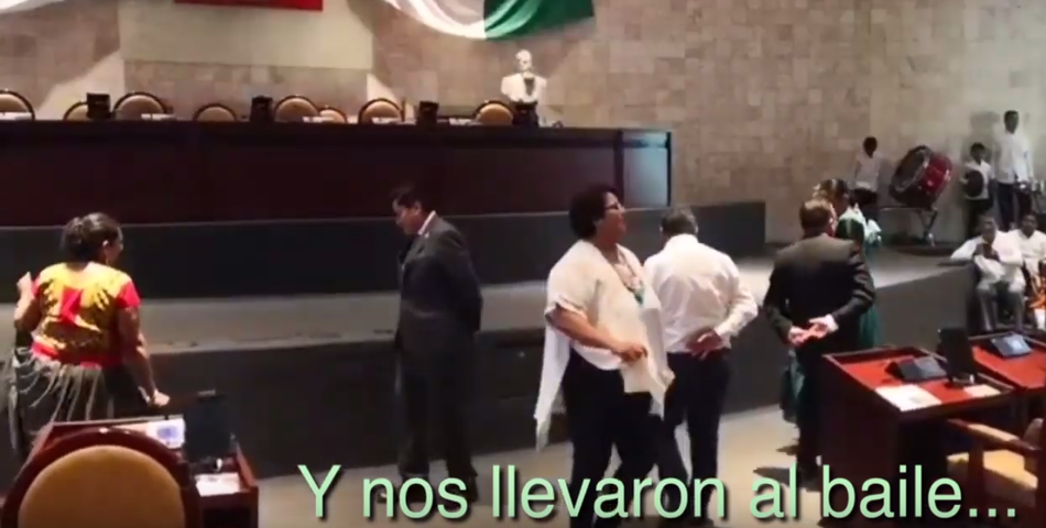En el Congreso de #Oaxaca no legislan pero sí nos llevan al baile