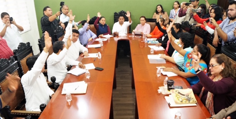 Aprueba Cabildo tuxtepecano el Comité del DIF y nombra al Cronista Municipal