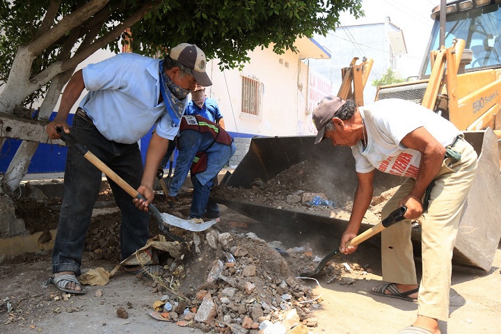 Ayuntamiento de Juchitán intensifica tareas de mejoramiento de imagen urbana