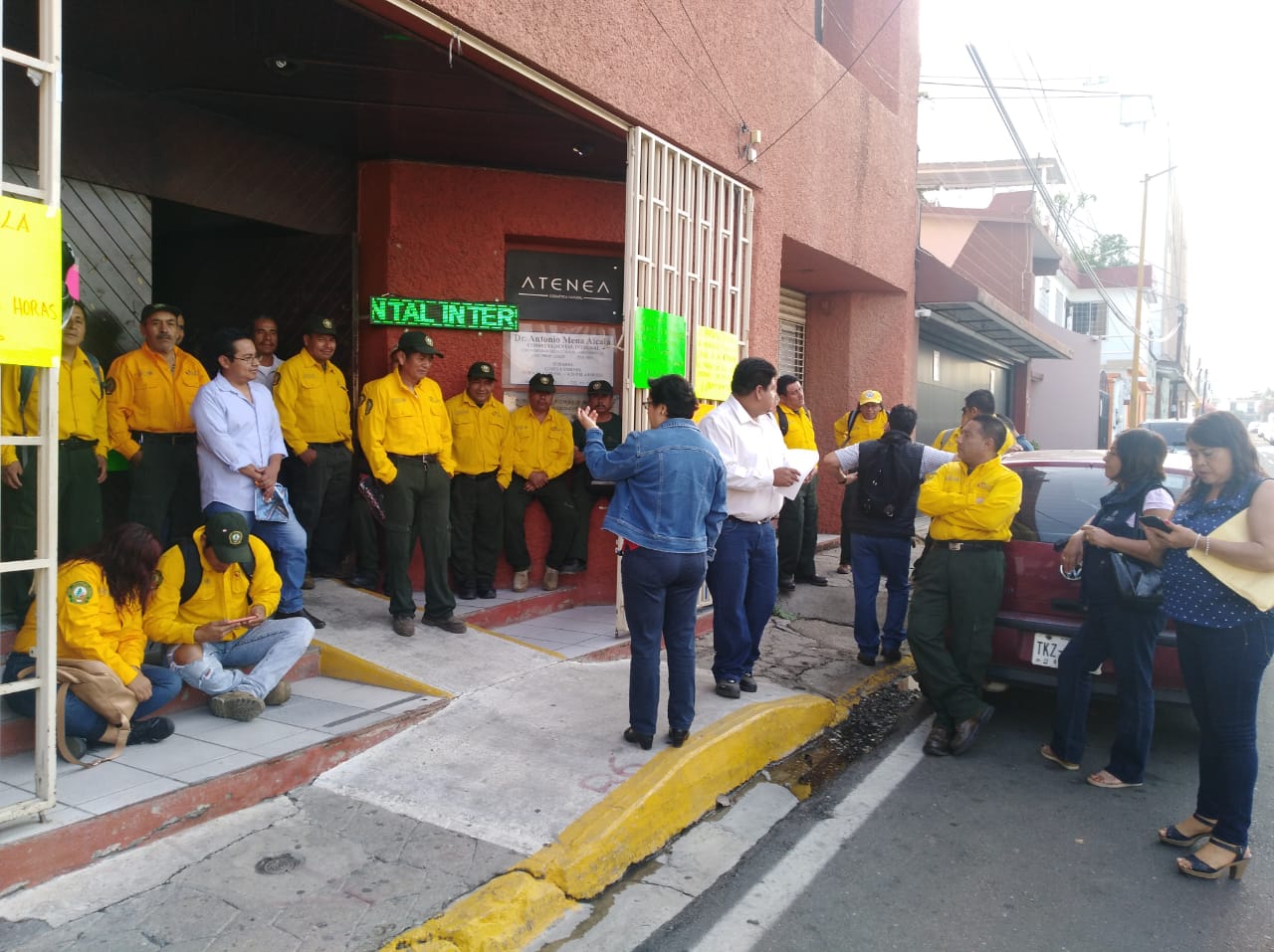 Brigadistas contra incendios de la CONAFOR exigen pago de horas extras y respeto a derechos laborales