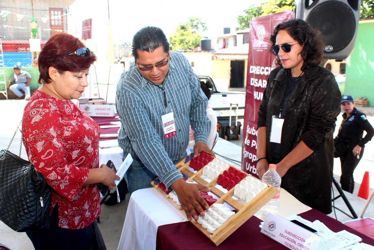 Continúan recorrido las “Caravanas de bienestar”  por las agencias de Oaxaca de Juárez