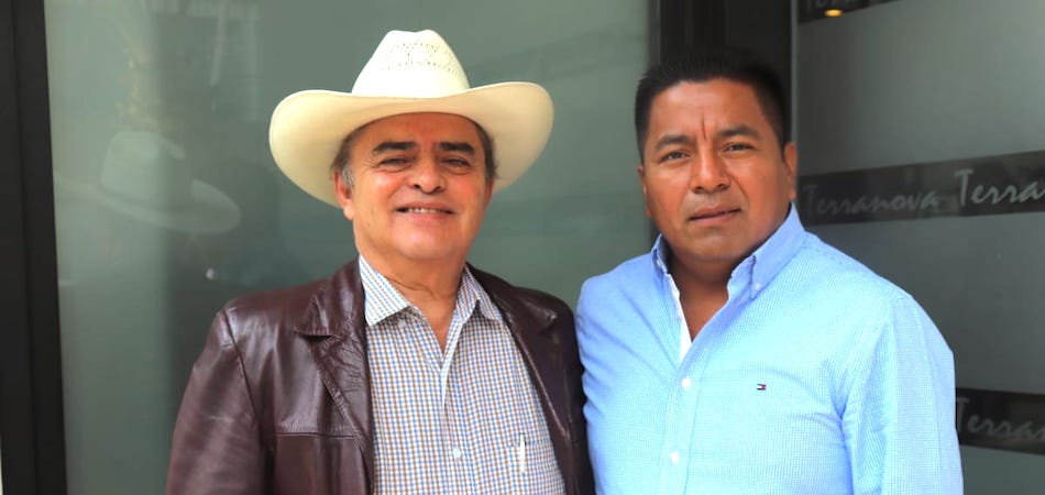 Dávila continúa gestiones para mejorar la economía de las familias de Tuxtepec