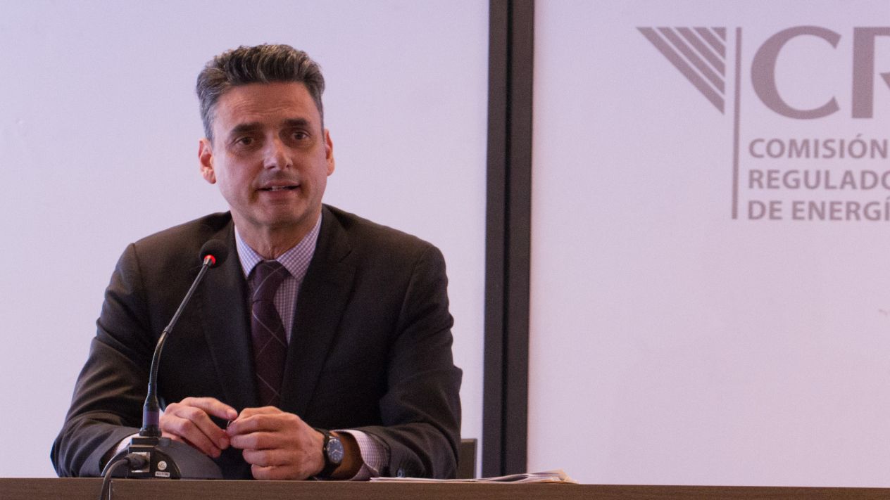 Renuncia Guillermo García Alcocer, presidente de la CRE, por diferencias con nuevos comisionados