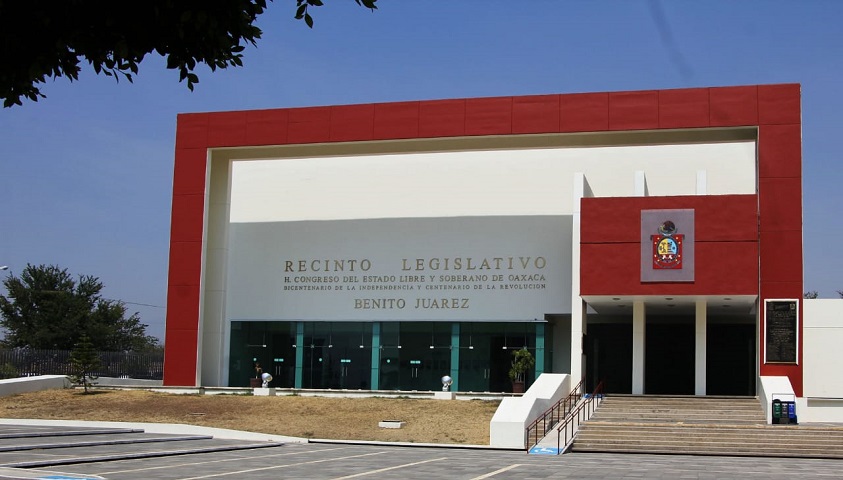 Laura Estrada sigue siendo Coordinadora de legisladores
