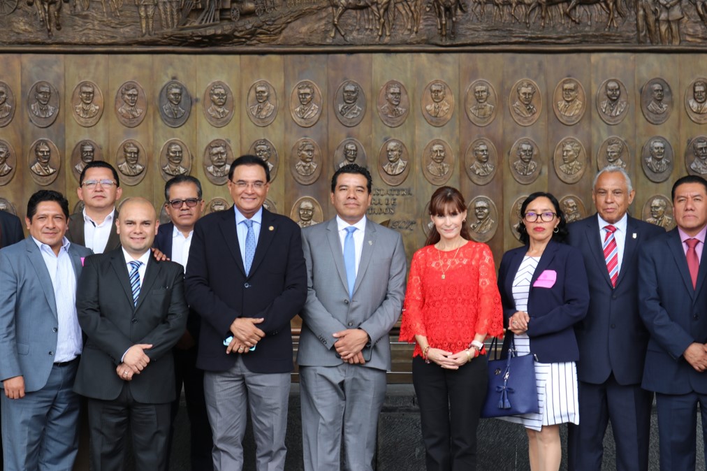 Llama rector de la UABJO a alinear Plan Estatal de Desarrollo al PND 2018-2014