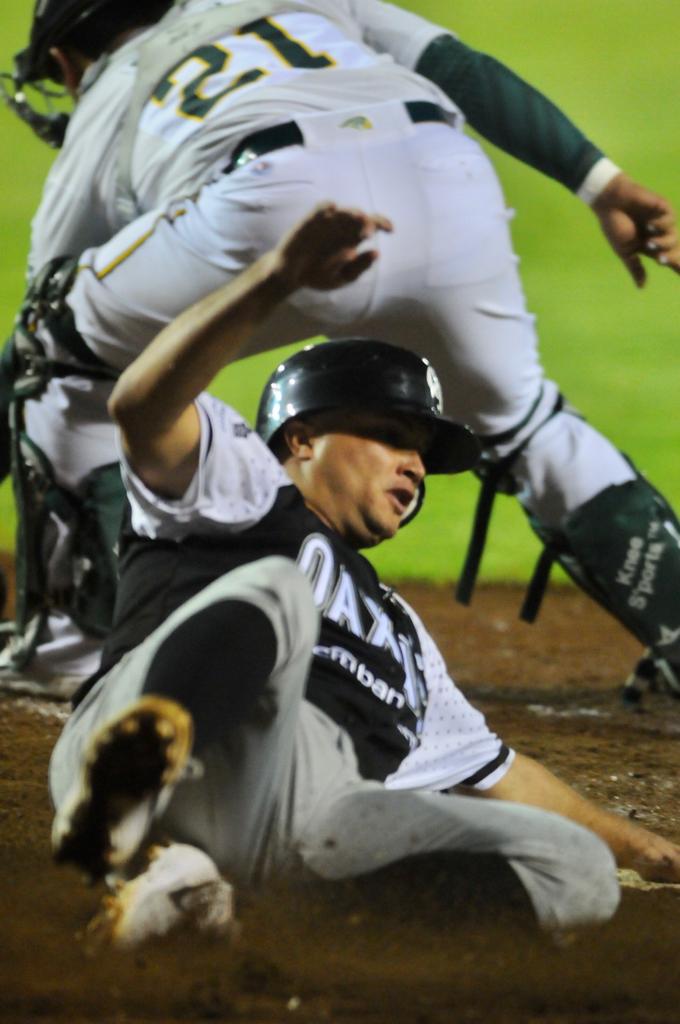 Los Pericos de Puebla se adjudicaron la serie al vencer por pizarra de 5 carreras a 4 en el estadio “Hermanos Serdán” de Puebla