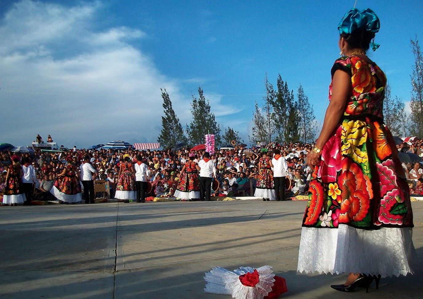 Escándalos como la reventa, falsa noticia de Yalitza Aparicio, exclusión de Juchitán y Tehuantepec, empañan #Guelaguetza2019