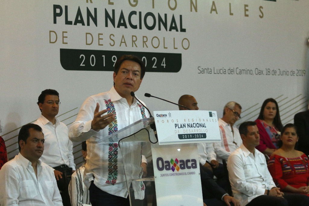Mario Delgado alenta el Plan Nacional de Desarrollo en Oaxaca