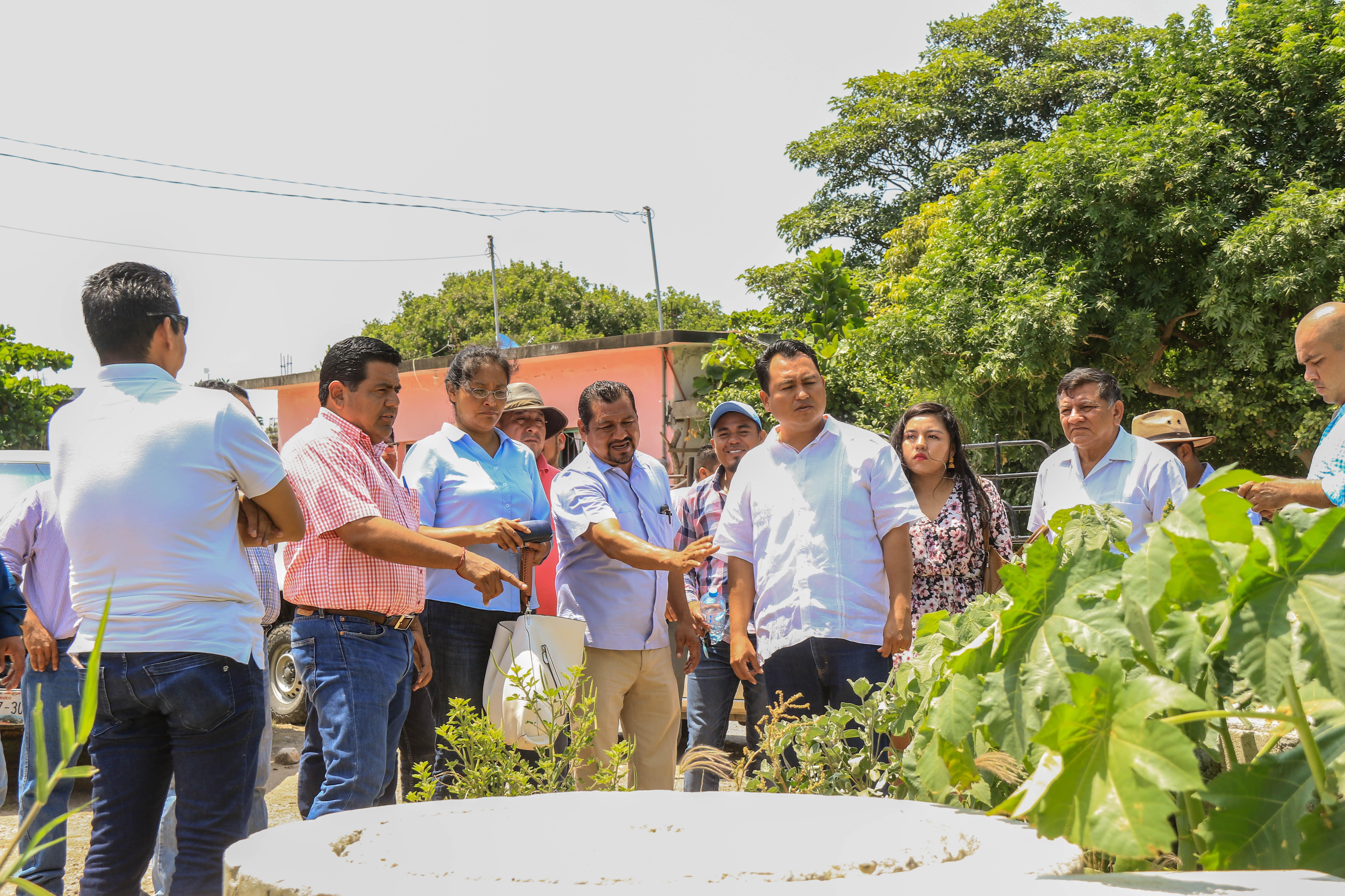 Ayuntamiento juchiteco y Gobierno federal buscan solucionar problema de drenaje colapsado