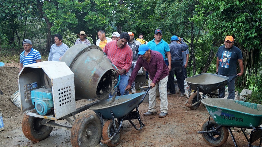 Con la llegada de Dávila al gobierno Tuxtepec está cambiando; afirma presidente de colonia