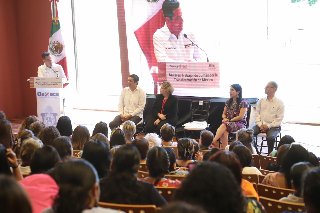 Gobierno de Oaxaca comprometido con el empoderamiento de mujeres, Alejandro Murat Hinojosa pagina 3
