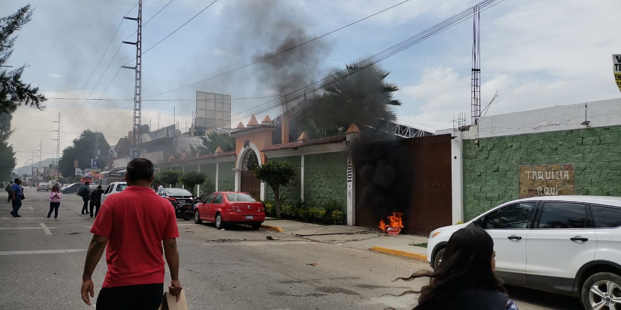 Sección XXII irrumpe en asamblea de un partido y los reciben a culatazos pagina 3