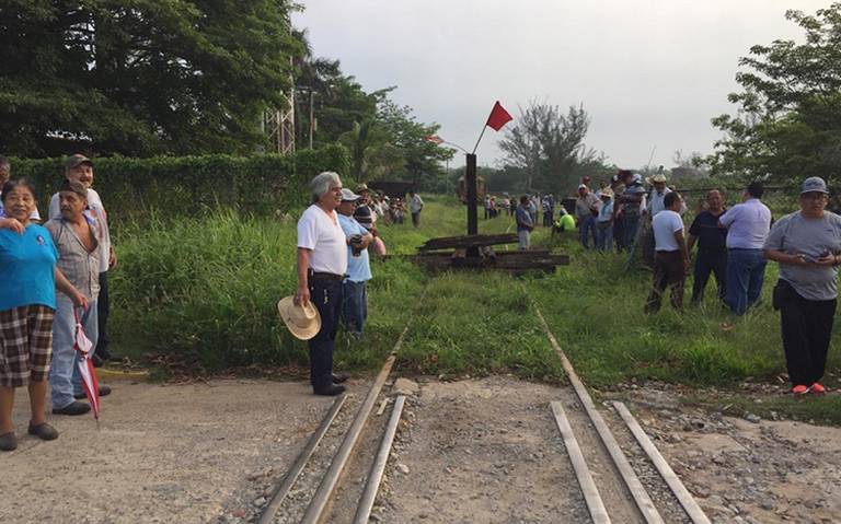 Por megaproyecto de AMLO bloquean vías férreas por primera vez en la historia