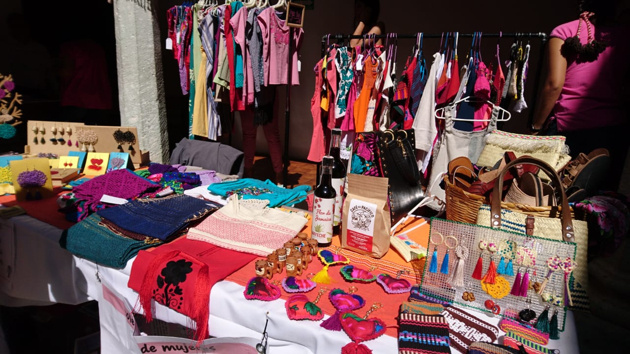 Inaugura SMO  la Feria de la Sororidad, venta artesanal y gastronómica