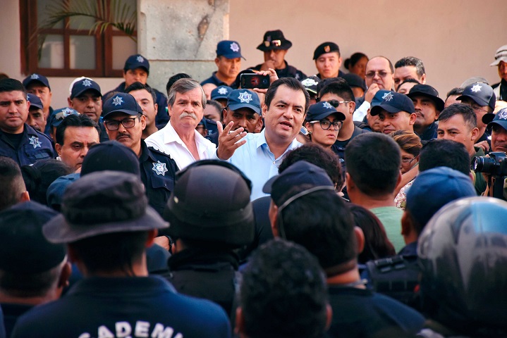 Vamos a dignificar condiciones laborales de policías municipales: Oswaldo García