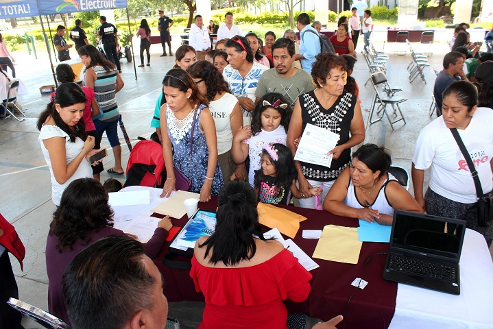 Benefician caravanas de bienestar del Ayuntamiento capitalino a más de 900 personas