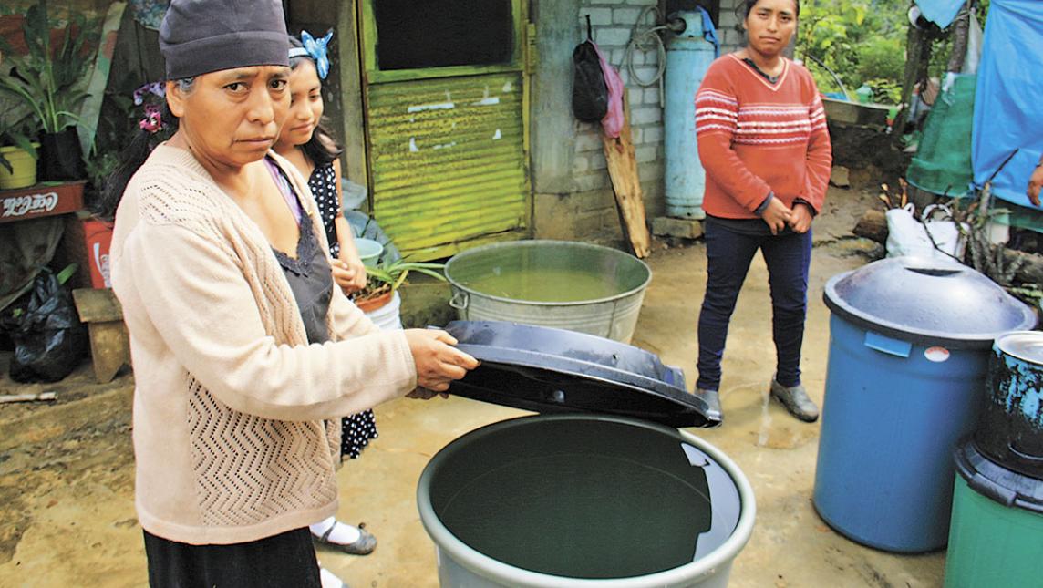 Murat frena visita a Ayutla por falta de acuerdos con Tamazulápam: personas siguen sin agua