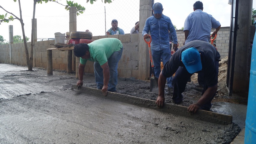 Con Tequio Dávila construyó plaza cívica en jardín de niños de la colonia La Florida