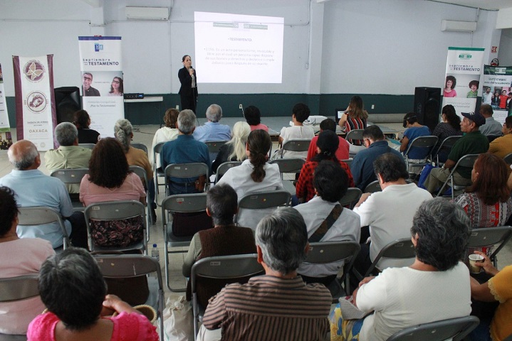 Promueve Ayuntamiento capitalino cultura de prevención en el derecho a heredar