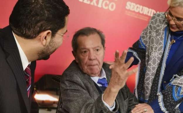 «Chinguen a su madre, qué manera de legislar», maldice Muñoz Ledo a la Cámara