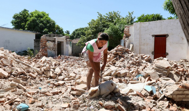 Confirman restauración de viviendas y escuelas del Istmo derrumbadas por sismos
