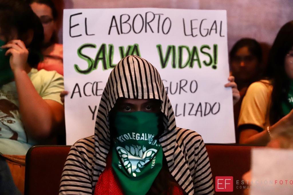 Ya hay acuerdos en la Legislatura; Mareas Verde y Celeste se enfrentan en recinto legislativo