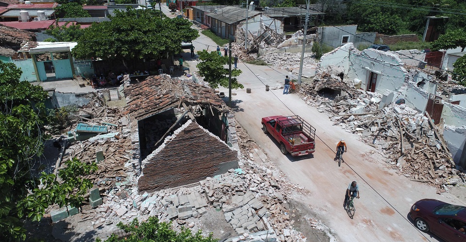 Entre escombros del terremoto emergen réplicas de corrupción, empresas fantasma y desaparición de 4 mil 800 mdp