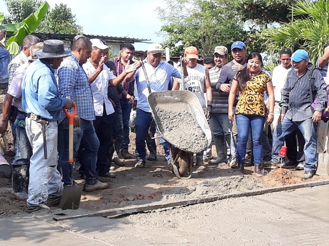 Con júbilo y  agradecimientos reciben al Presidente Dávila en Siglo XXI