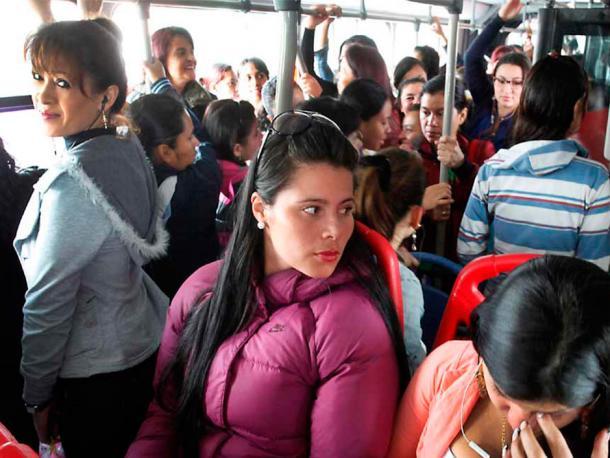Habrá transporte público sólo para mujeres por altos casos de acoso sexual