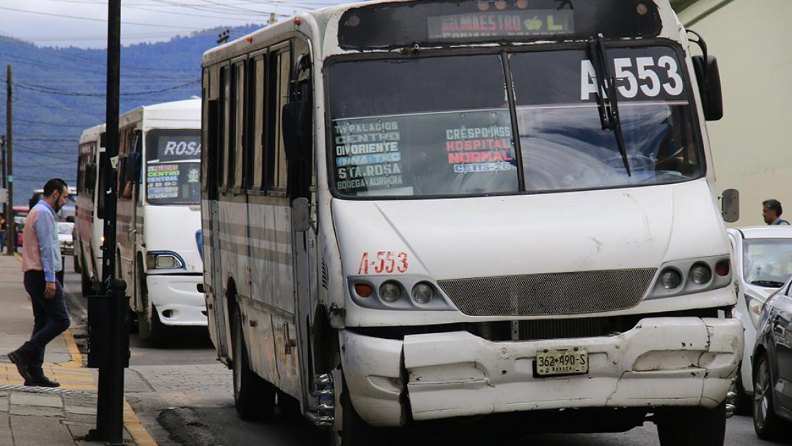 Hombre se masturba en camión de Oaxaca frente a mujeres, se refuerza necesidad de transporte femenino