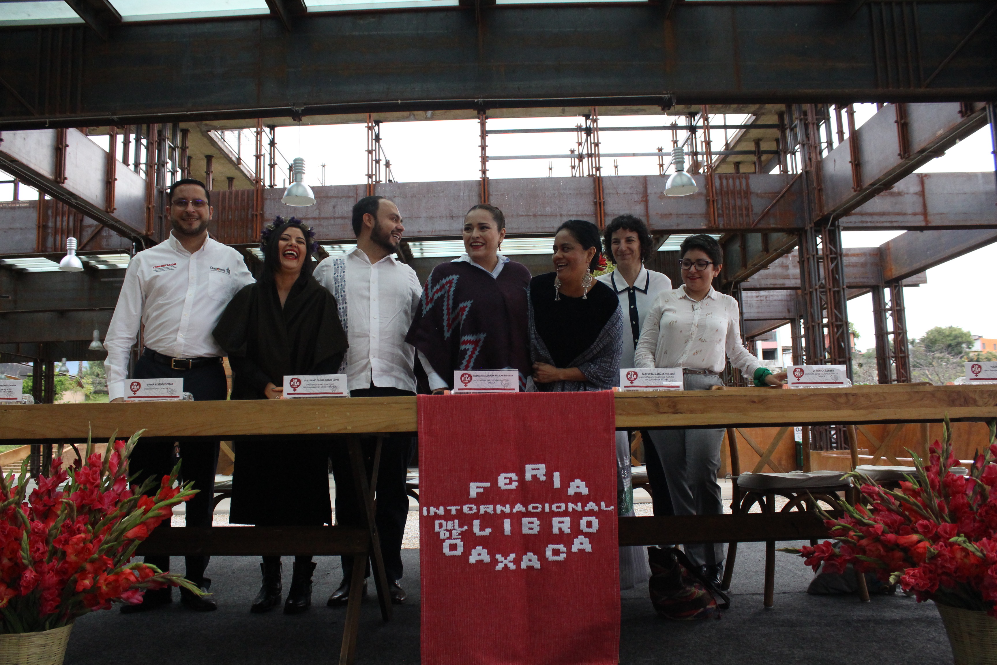 Dedican la FILO al maestro Toledo para celebrar la vida de un hombre que dio tanto por Oaxaca