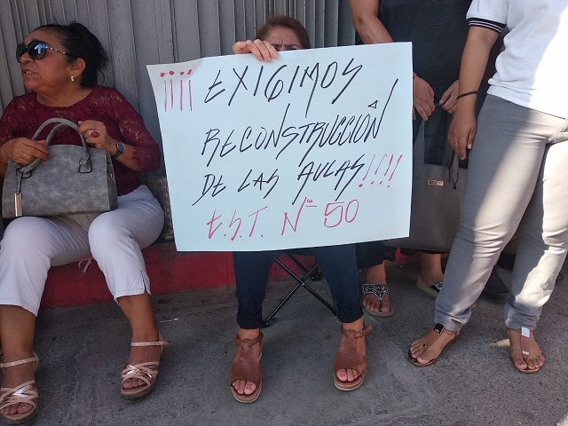 Por falta de reconstrucción suspenden clases por 48 horas en escuela de Juchitán