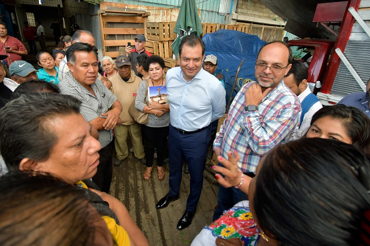 Oswaldo García llama a realizar compras en el Mercado de Abasto para Día de Muertos