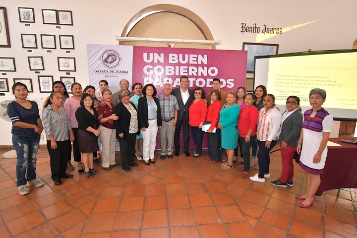 Reconoce Oswaldo García invaluable aporte de bibliotecarios a la sociedad