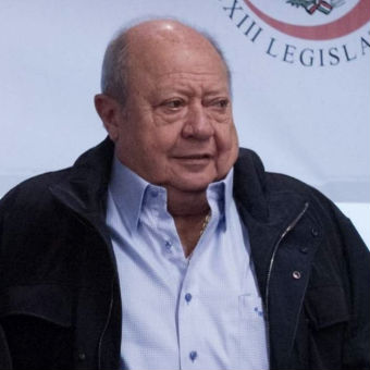 Congelan cuentas bancarias de Carlos Romero Deschamps