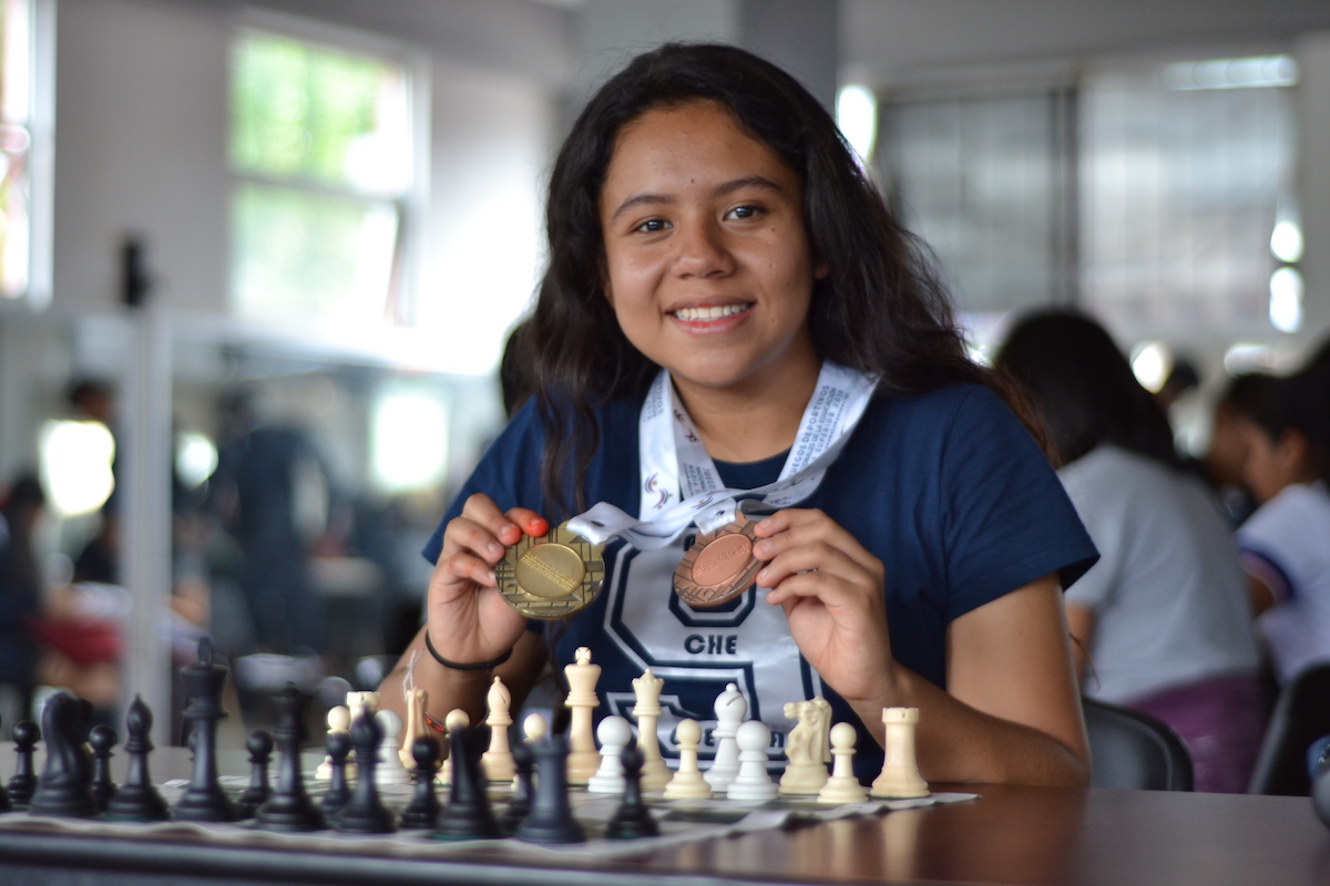 Sin límites: Ximena, del baloncesto a ajedrez pagina 3