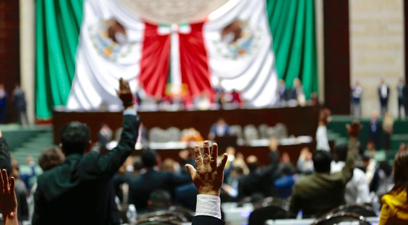 CODEDI bloquea carreteras y pide alto a investigaciones contra su líder por asesinato de agente estatal