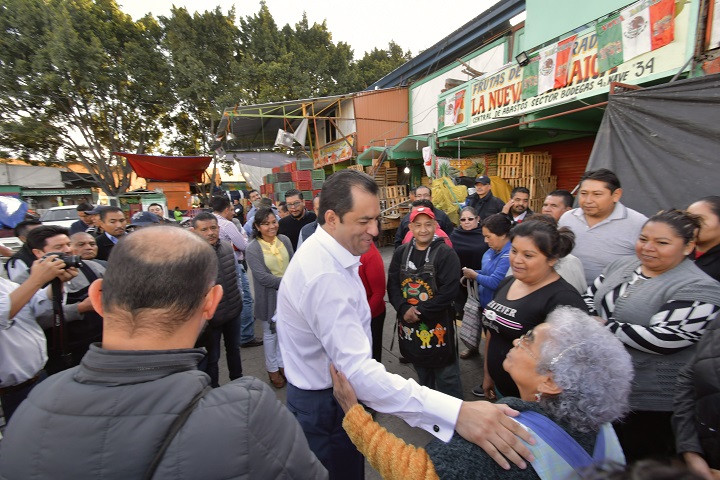 Exhorta edil a comerciantes del Mercado de Abasto a fortalecer ingresos municipales