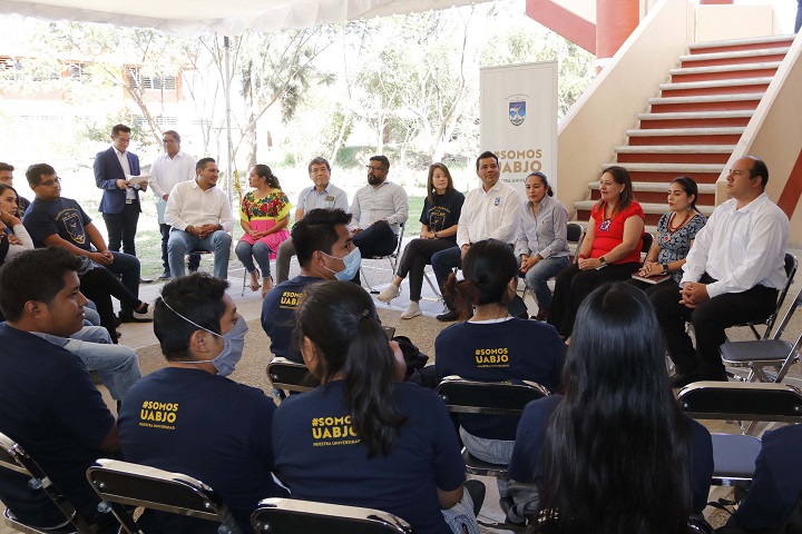 UABJO trabaja en favor de la educación intercultural