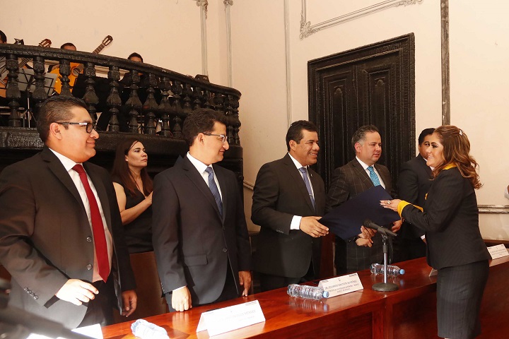 Egresan más profesionistas de la Maestría en Derecho Constitucional